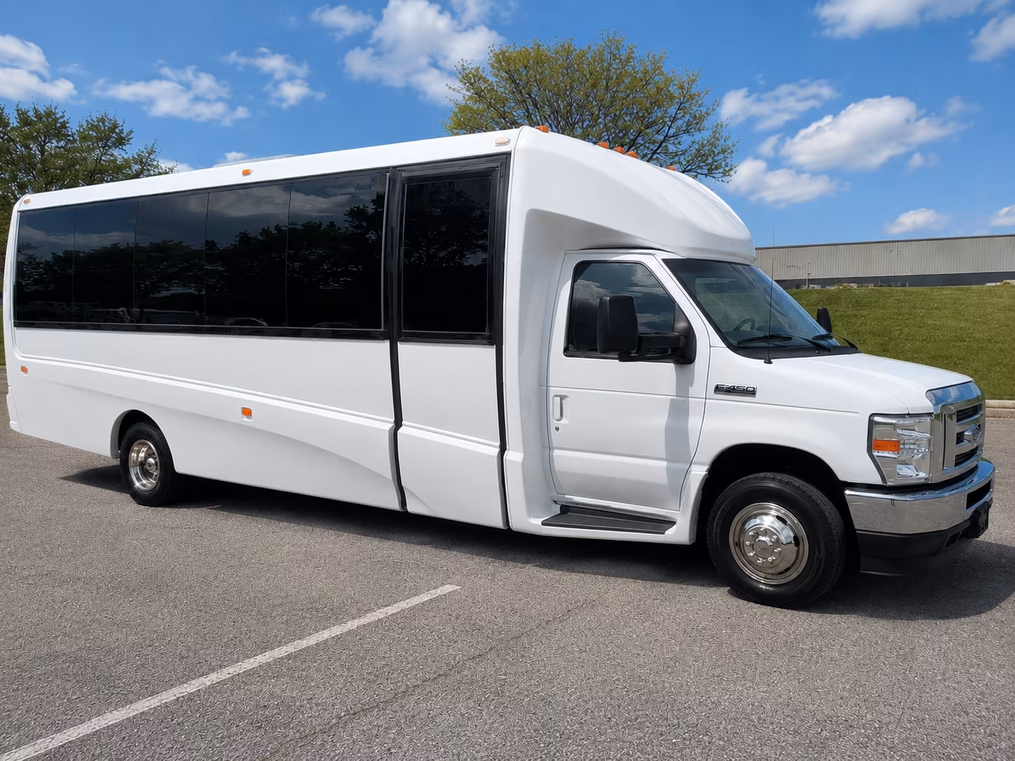 a jerome wine tour is unforgettable and a lot easier with the right bus